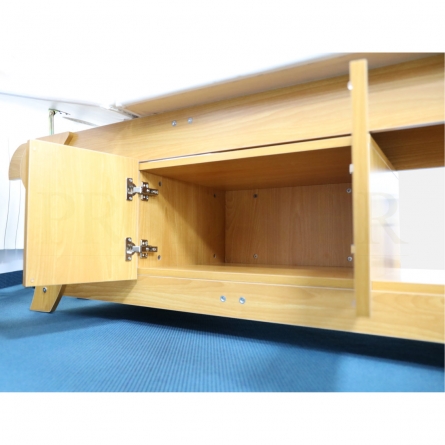 Vista da profundidade do armário inferior da marquesa